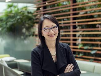 Dr. Vivian Lee (EMBA '06)